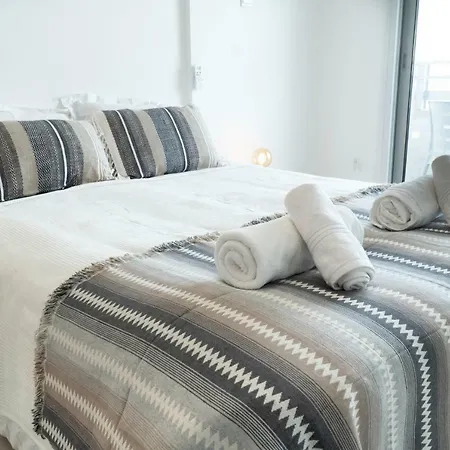 Апартаменти Seaview Luxury Ларнака