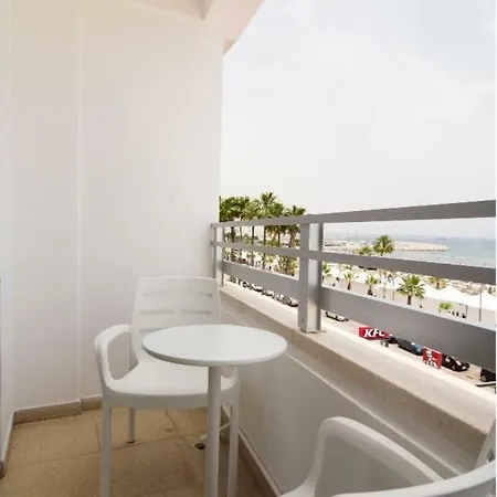 Апартаменти Seaview Luxury Ларнака
