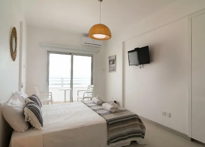 Seaview Luxury Larnaca